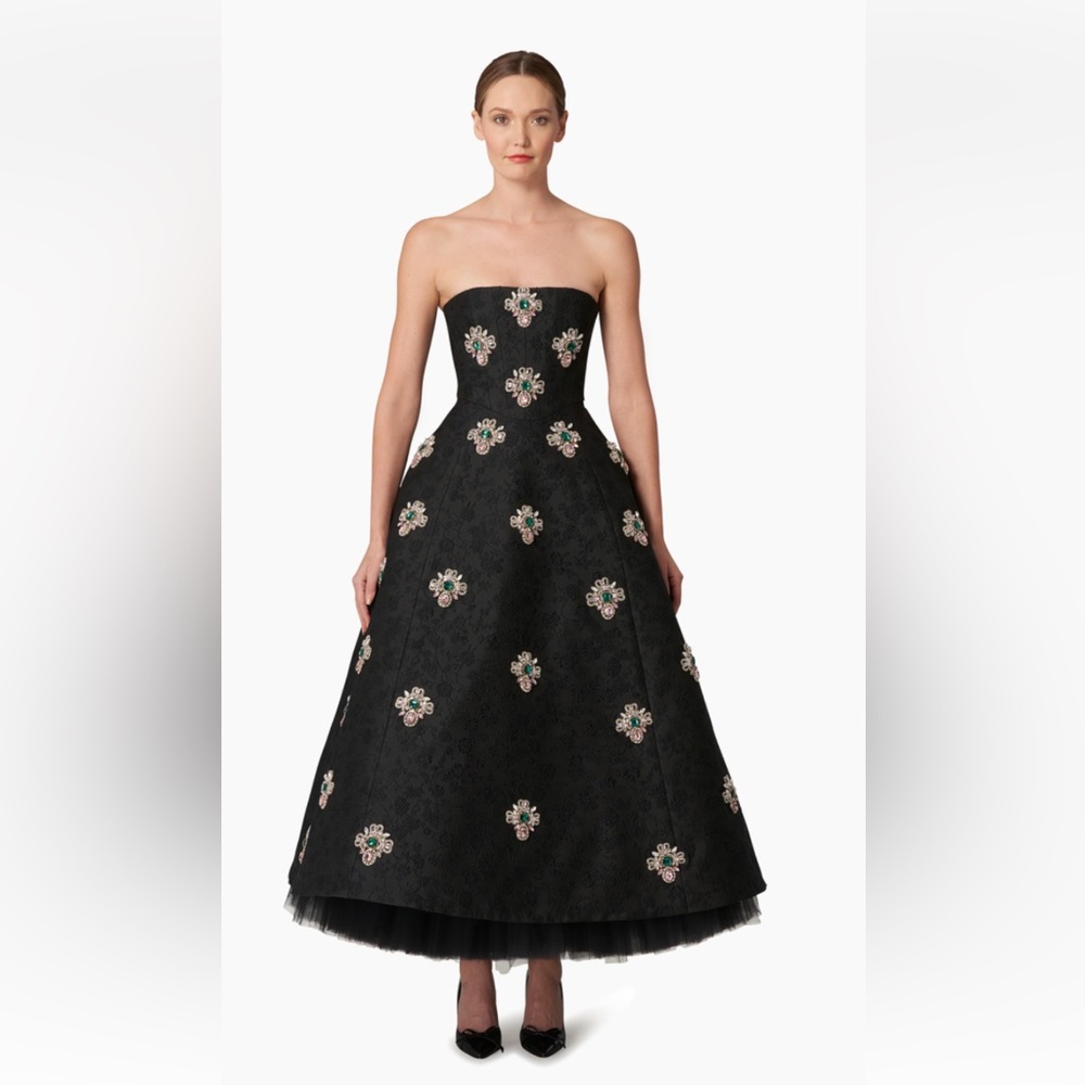CAROLINA HERRERA
Strapless crystal-embellished embroidered cloqué gown